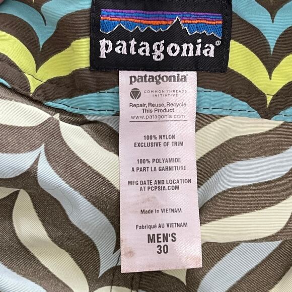 Patagonia Wavefarer Board Shorts Mens 30 Green Stripe Zip Pockets 10" Swim Trunk - Picture 2 of 9